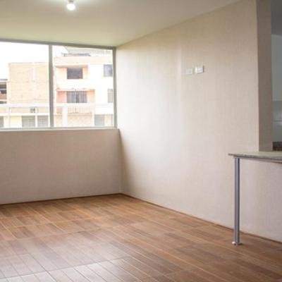 VENTA DE DEPARTAMENTO 1° PISO EN CONDOMINIO, URB. LA PLATA